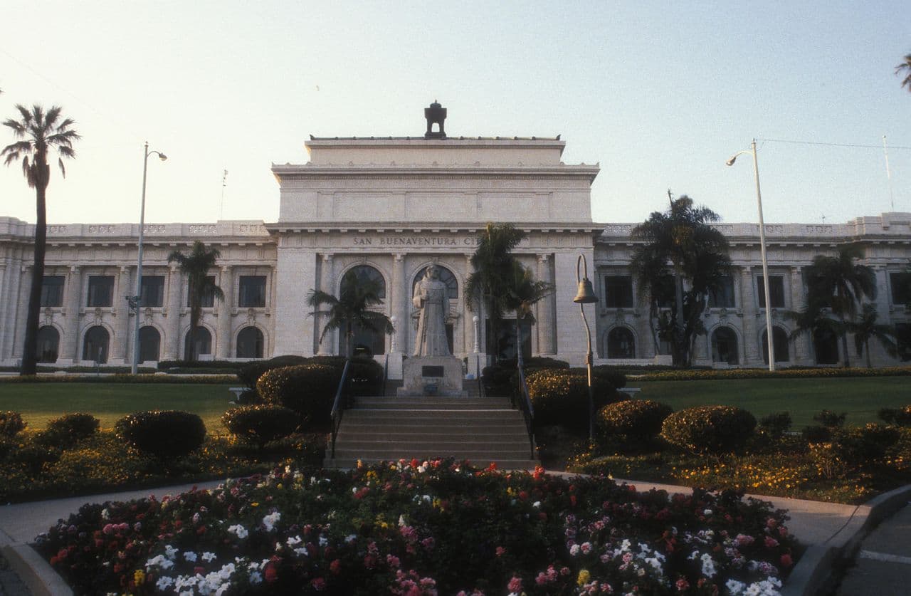 San Buenaventura City Hall in downtown Ventura