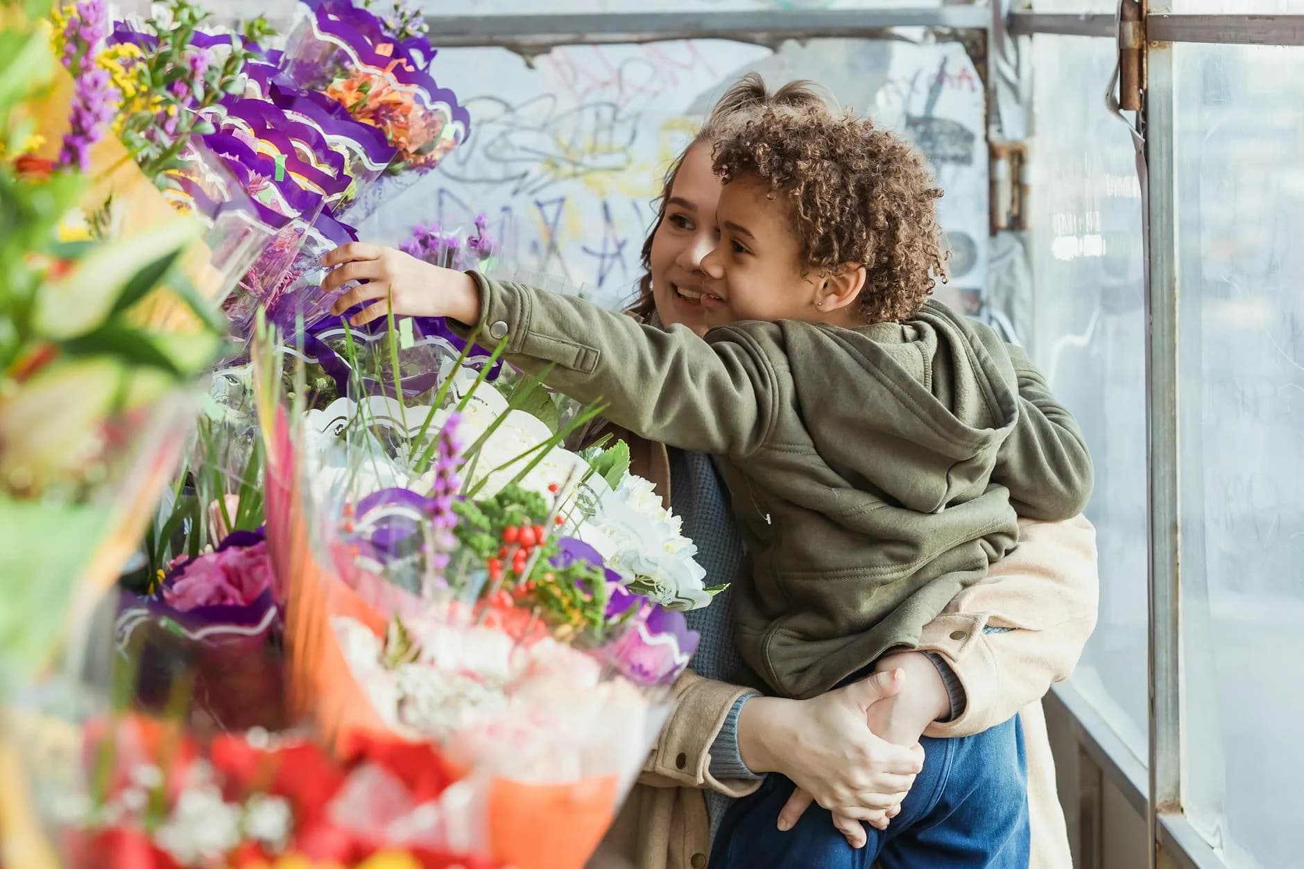 Mother's Day gift wrapping with flowers — lululemon Camarillo
