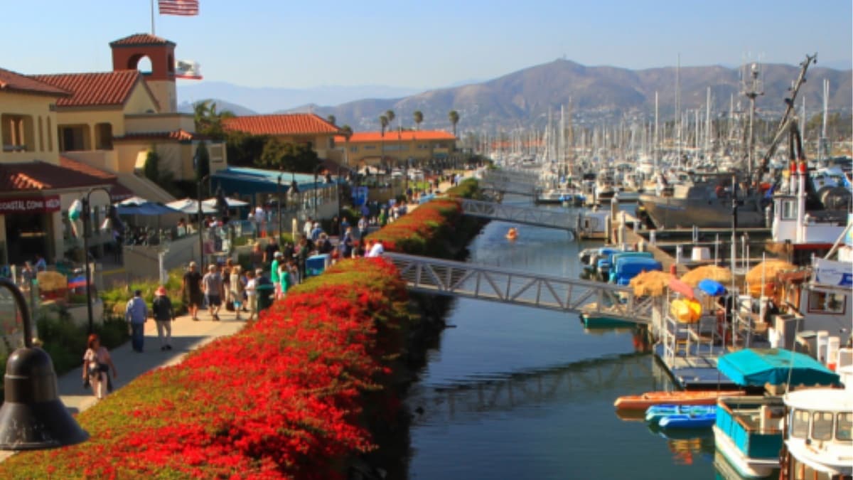 Ventura Harbor Social Walk & The Boatyard Pub